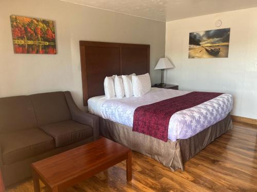 City Center Medford Hotel | Red Carpet Inn Medford