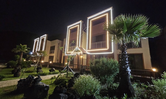 Aewol House | Red Castle Pension