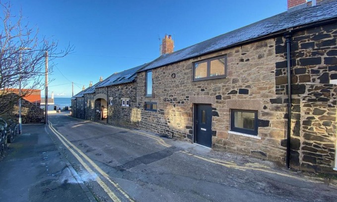 Craster House | Red Herring
