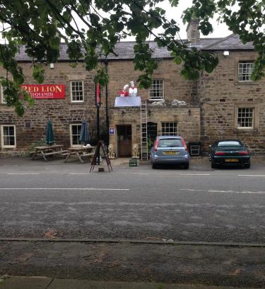 Newbrough Hotel | Red Lion Inn