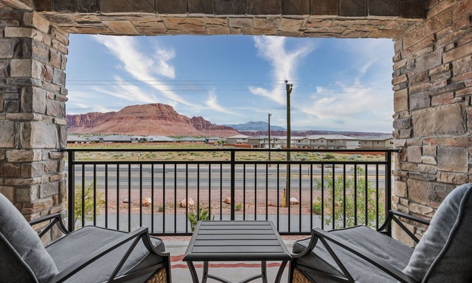 Ivins House | Red Mountain Views - Monthly
