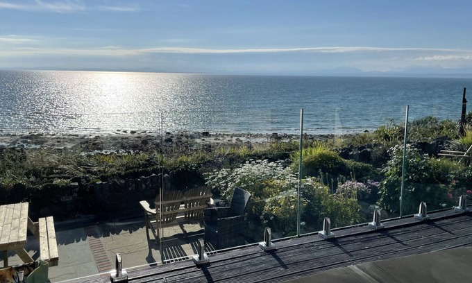 Llandanwg Cottage | RED RIDGE, luxury holiday cottage, with open fire in Harlech