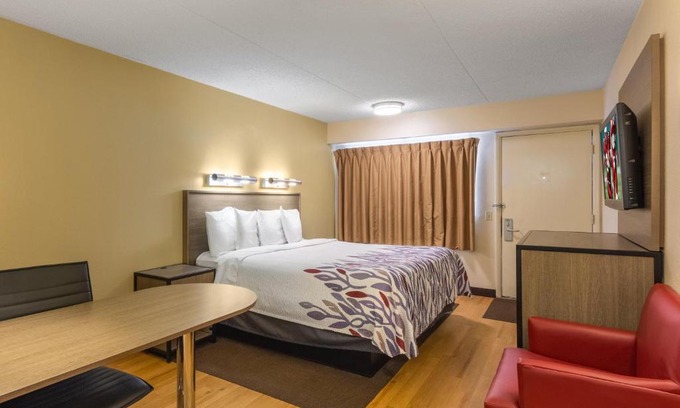 Kalamazoo Hotel | Red Roof Inn Kalamazoo West - Western Michigan U