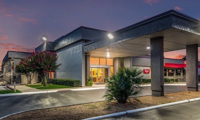 Lewisville Hotel | Red Roof Inn Lewisville