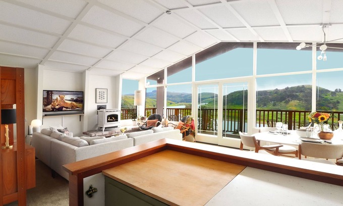 Jenner House | Red Tail Landing for 6