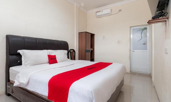 Kecamatan Siantar Hotel | RedDoorz at Samuel Homestay Pematangsiantar