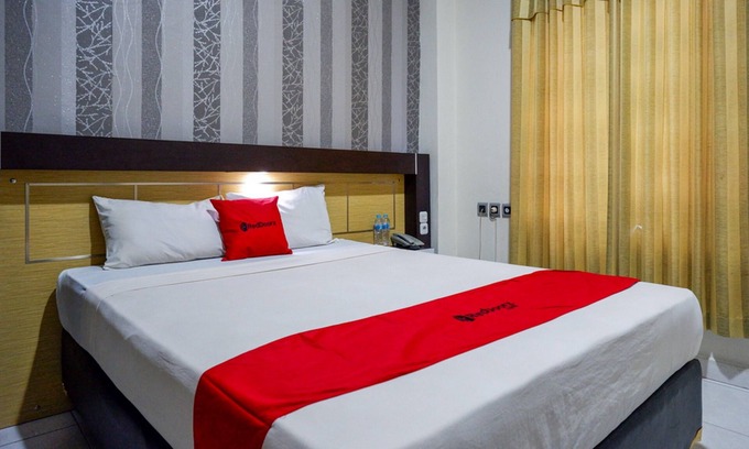 Palu Hotel | RedDoorz @ Hotel Bumi Palupy