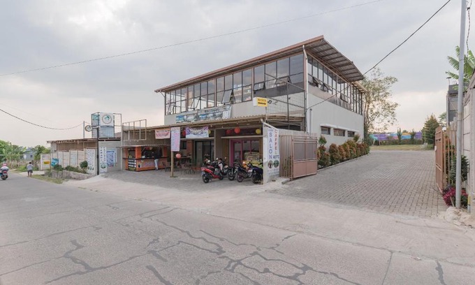 Parongpong Hotel | RedDoorz near Universitas Advent Indonesia