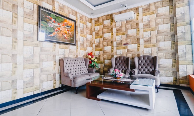 Panakkukang Hotel | RedDoorz Plus @ Grand City Inn