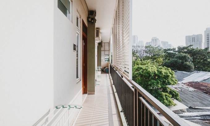 Bendungan Hilir Hotel | RedDoorz Plus near Semanggi