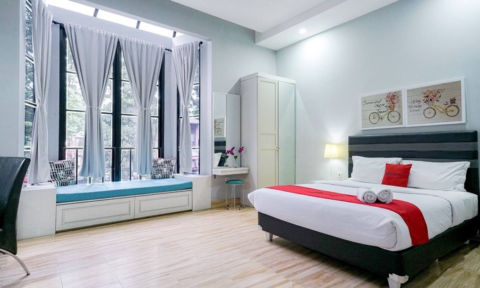Pondok Indah Hotel | RedDoorz Premium near RS Pondok Indah