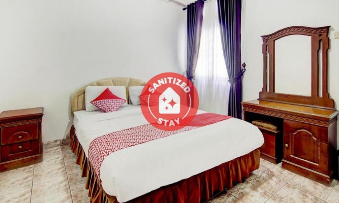 Jakarta Hotel | RedDoorz syariah near AEON Mall Tanjung Barat