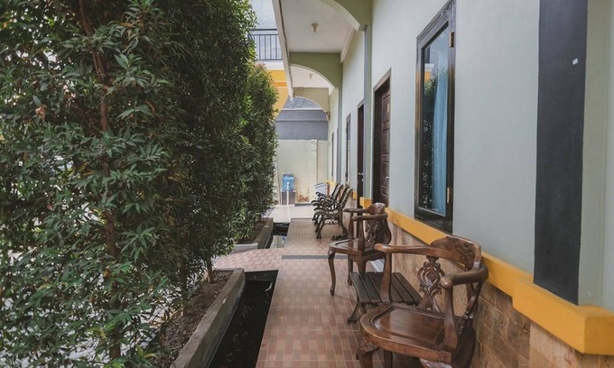 Jambi Hotel | RedDoorz Syariah near Tugu Juang Jambi 2