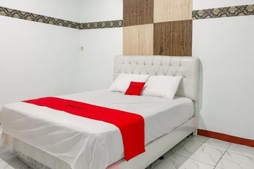 Cianjur Hotel | RedDoorz Syariah Plus at Raisaespace Cianjur