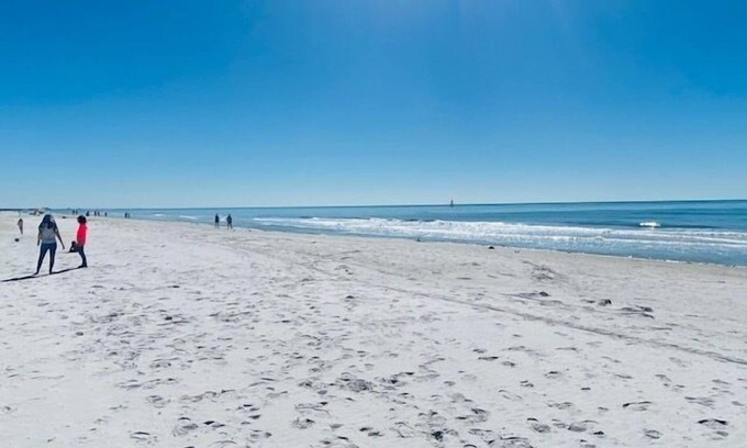 North Redington Beach Apartment | Redington Directly on the Beach Sea Rocket WiFi Parking 25