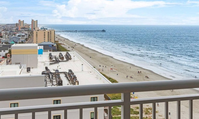 Cherry Grove Beach Villa | REDUCED: One Bedroom Beachfront Villa @ Club Wyndham Towers from Jul 12-19, 2025