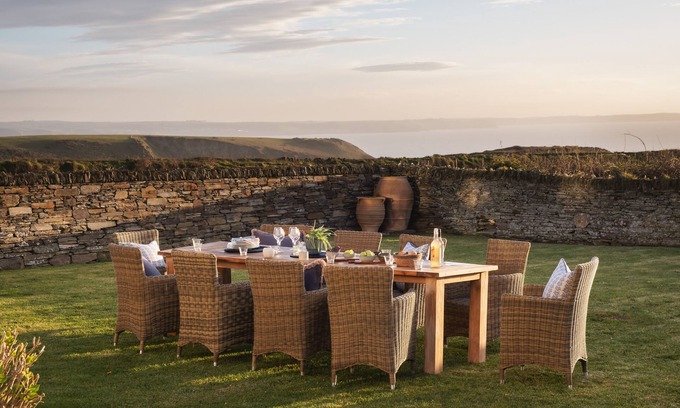 Treknow House | Reduced rates December, outstanding sea views, newly renovated, sleeps 10