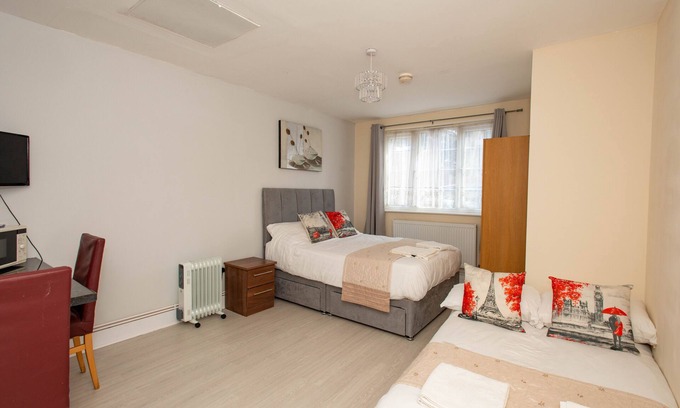 London Borough of Bromley Apartment | *Reduced Rates* *REFURBISHED* Studio (2) 25 Mins approx. to London Bridge