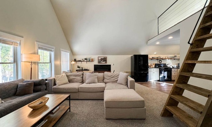 Eidelweiss Village House | Redwood Retreat | Lake Access | Mtn. Getaway