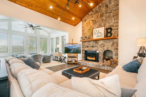 Swanton House | Reel Chill- 4 bedroom home with Dock, Swimspa, Hot tub!