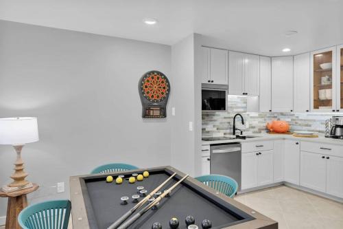 Marathon House | Reel Hip Heated Pool, Boat Slip, Heat, King Bed