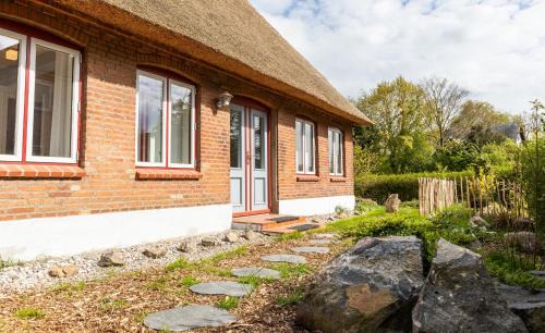 Ekenis House | Reetdachkate Ekenis