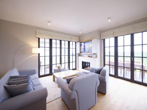 Dranske House | Reetland am Meer - LuxusPlus Reetdachvilla mit 4 Schlafzimmern und Kamin G09