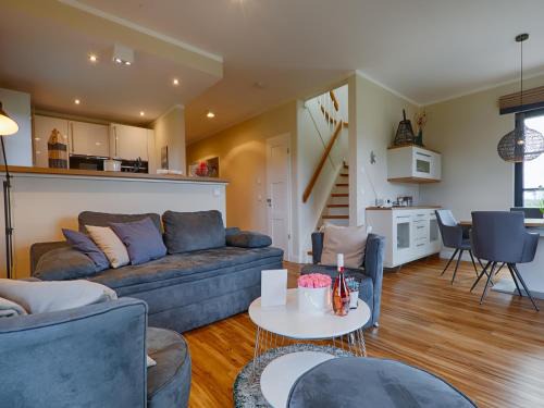 Kreptitz House | Reetland am Meer - Premium Reetdachvilla mit 3 Schlafzimmern, Sauna, Kamin und Massagesessel F05