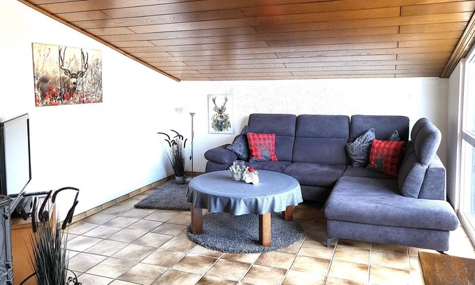 Pracht Apartment | Regal Apartment in Pracht with Garden and Grill