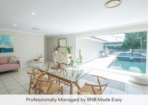 Dubbo House | Regand Retreat - Pool, Luxurious Family Home