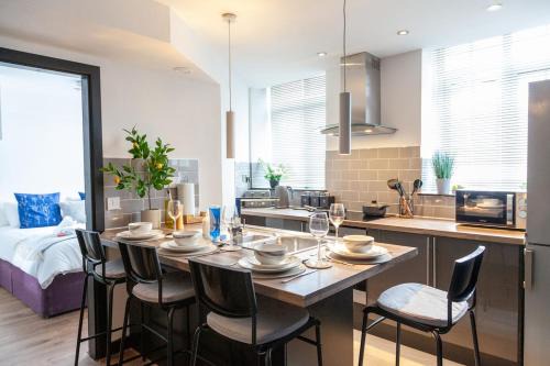 Warrington Apartment | Regent Street Hideaway