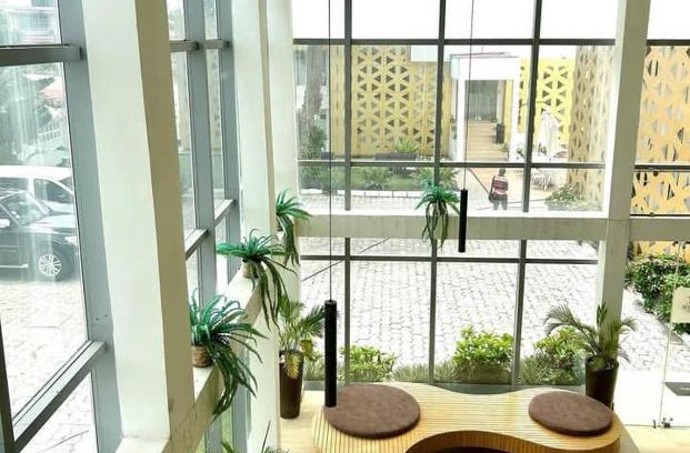 Osu Klottey Apartment | Reignaura at The Cabin Hotel Accra