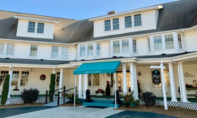 Badin Hotel | Relax and unwind in the quiet surroundings of this historic inn.