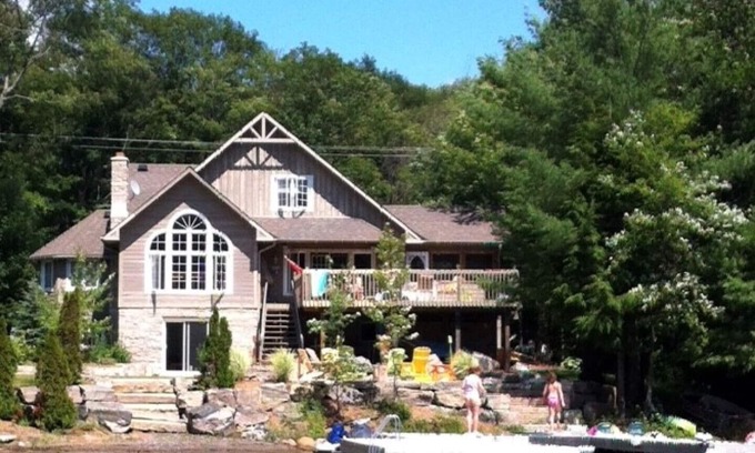 Bala House | Relax, enjoy carefree family time beautiful Lake Muskoka Cottage on Acton Island