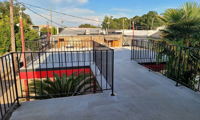Lucedale Hotel | Relax inn