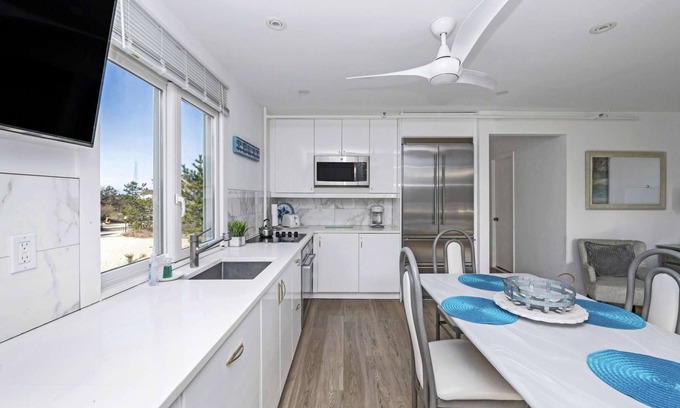 Napeague Apartment | Relax'n white & blue 1-BR Apt w/Balcony!