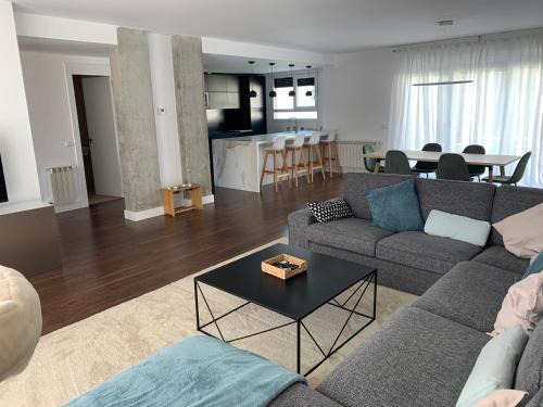 Arroyomolinos House | Relax y confort a solo 25 min de Madrid
