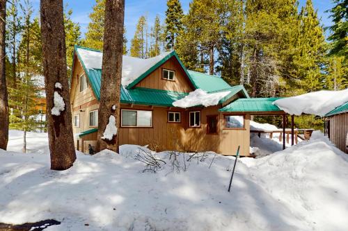 Truckee House | Relaxed and Comfortable Family Gathering Home