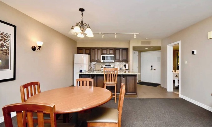 Oro-Medonte Condo | Relaxing 2BR Retreat at Carriage Hills
