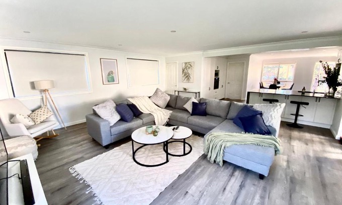 Katoomba House | Relaxing 3 bedroom house with 2 bathrooms.