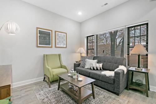 Avondale Apartment | Relaxing 3BR Apt with King Beds & Washer - Lawndale 1 & 2 rep