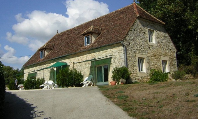 Salviac Cottage | Relaxing and tranquil, Gite with shared pool, & Amazing view across the valley,
