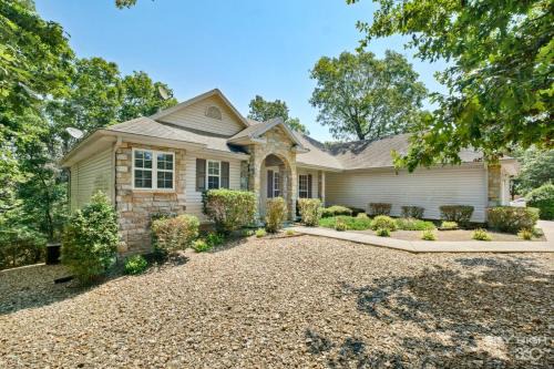 Bella Vista House | Relaxing BV Home near Golfing, Hiking, & Lakes