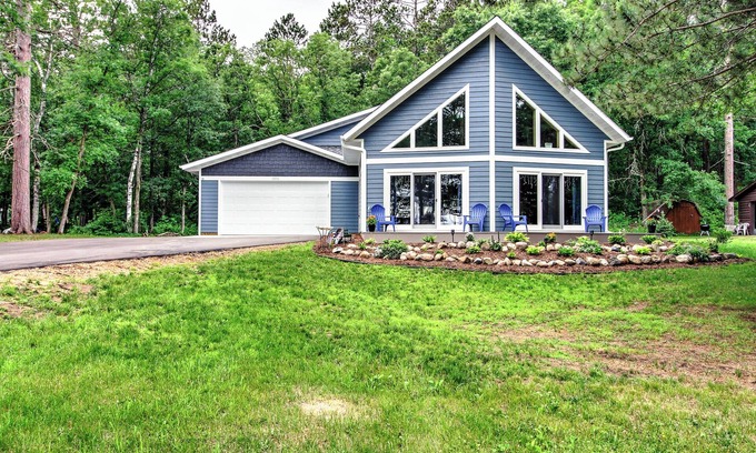 Park Rapids House | Relaxing Custom Built Lakefront Retreat with Private Dock!