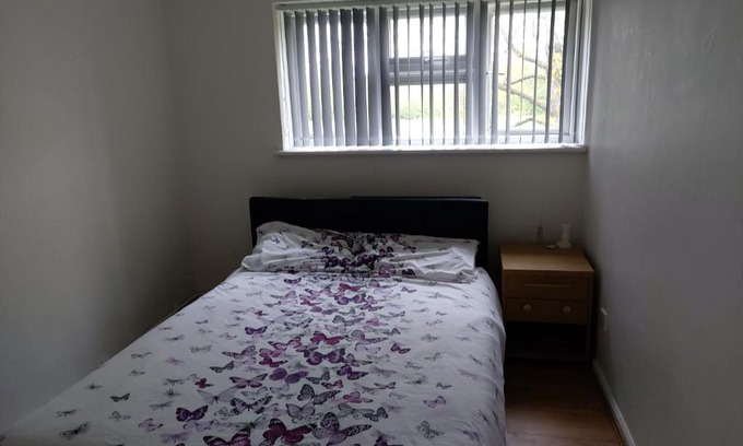 Brooklands House | Relaxing double bedroom