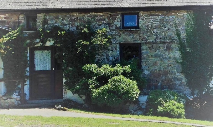 Llanybydder Cottage | Relaxing holiday in Millpond cottage - Cwmiar