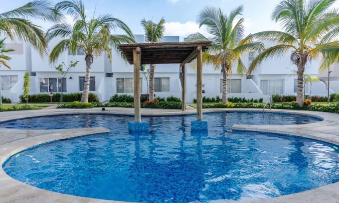 Cerritos House | Relaxing Home with Pool – 3 Minutes to Sand & Sea