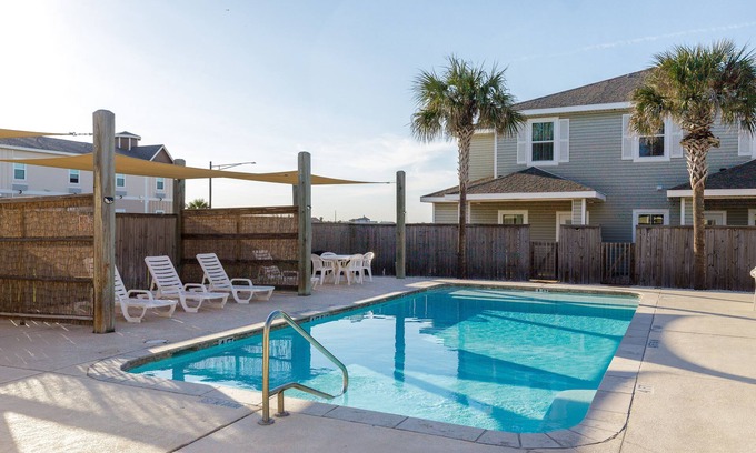 Corpus Christi House | Relaxing Island Escape w/a Heated Pool, Private Patio, and Close to the Beach