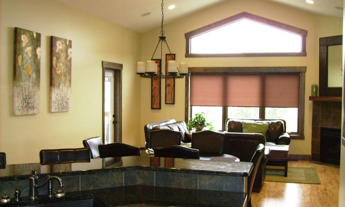 East Kootenay House | Relaxing Radium Home ~ Relax In our New Hot Tub!
