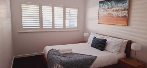 Rockingham Apartment | Relaxing Retreat Near Penguin Island - Hosted by Canstay